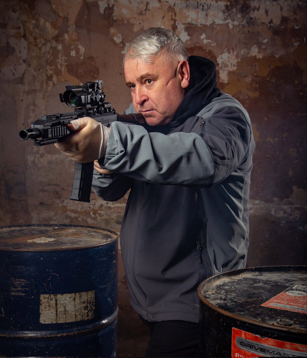 SkiptonStudios's tweet photo. Life long learning...
Is my thing for #2024 & the years ahead.
As well as making a professional script, pitch deck, further #books from me & my pals stories aka:
"A DRESSER'S STORIES"
#firearms #tv #film #sullyladfilm #escapingmumsdying #cavetownbaby #adresserstories https://t.co/10fK5WU4DG