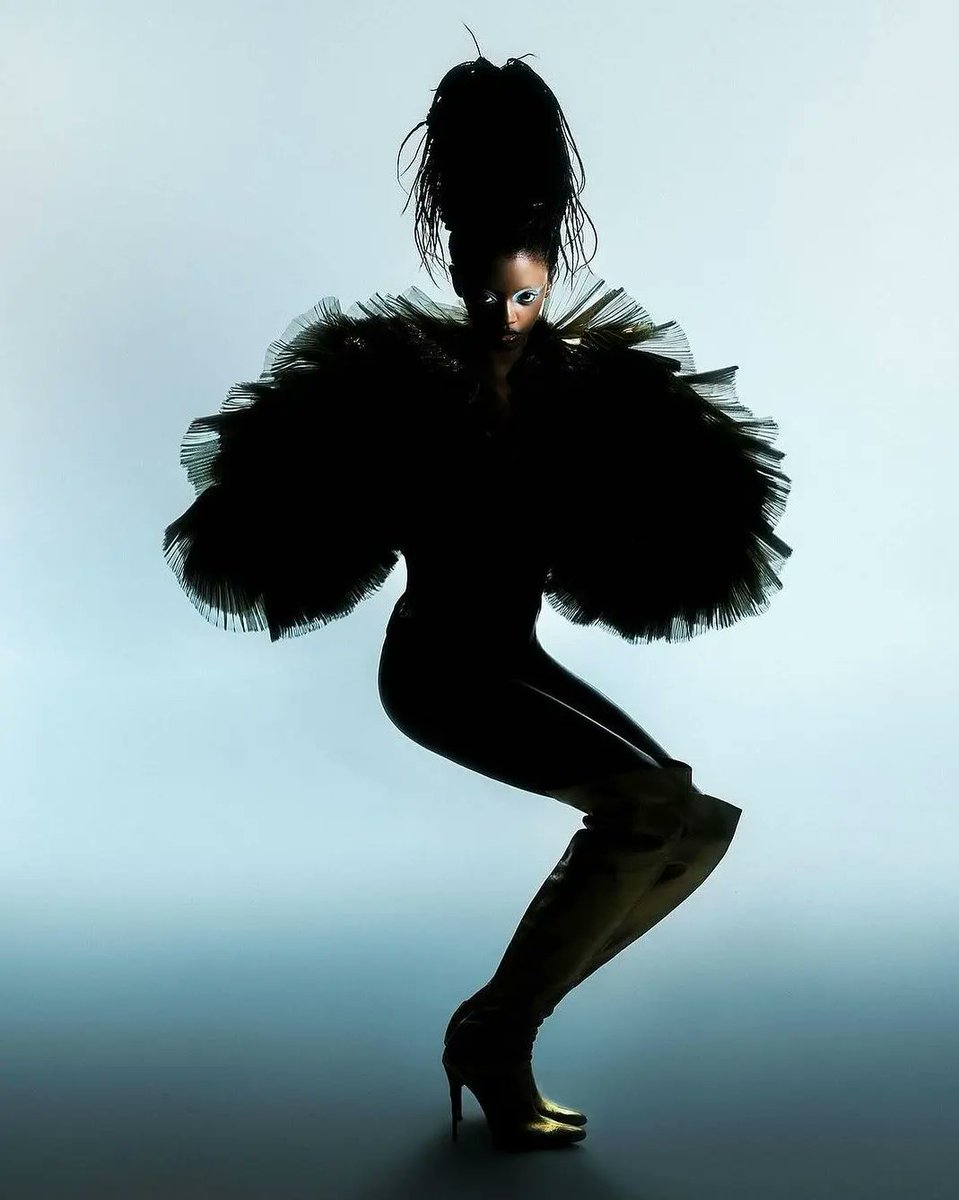 modadatabase's tweet photo. A stunning display of avant-garde beauty, her poise is as striking as it is ethereal.
Photo: @pistachica
Style: @mmmaddddison
Hair: @giovannidelgado
Makeup: @sandy_nicha
#beautyinnovation #fashionforward #makeupmasterpiece #hairstyletrends #styleinspiration #editorialbeauty https://t.co/F8xxx6HMTX