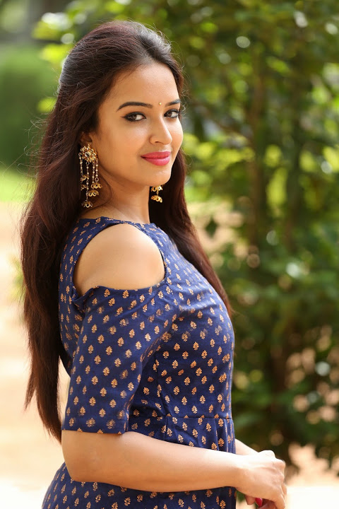 Pujita Ponnada Darshakudu Press Meet Pictures
Visit: atozpictures.com/pujita-ponnada…

#MollyWoodHeroinePhotos #IndianActressGallery #KannadaHeroinePic #MollyWoodActresses #IndianHeroines #TamilHeroine