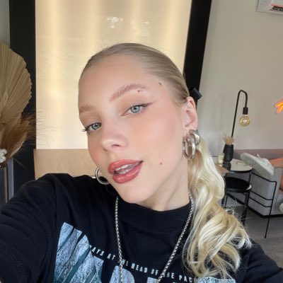ceciroessler's tweet photo. #NovaFotoDePerfil https://t.co/OXzuUxeppS