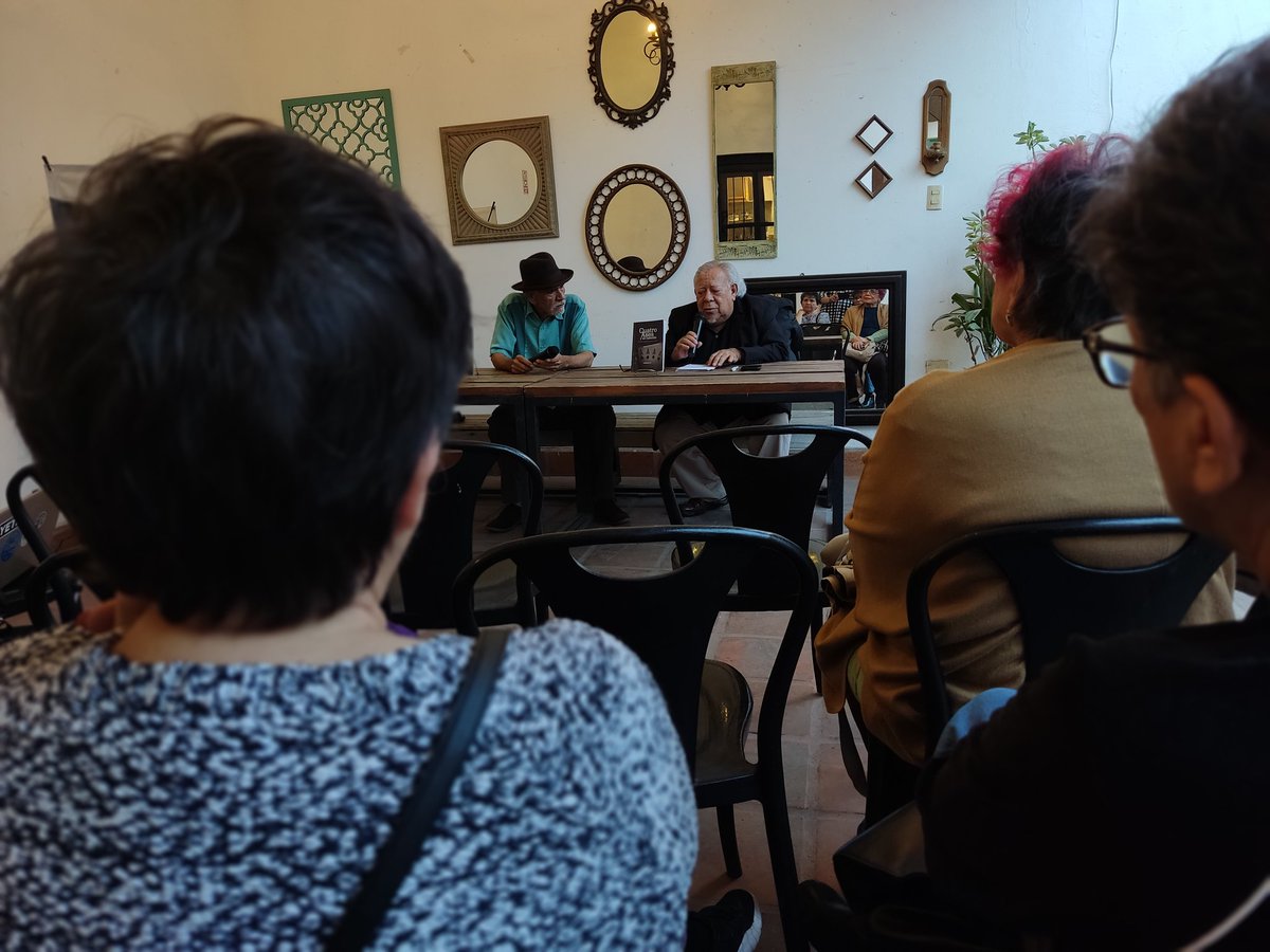 Cuatro personajes históricos y un comodín son retratados en el libro de crónicas "Cuatro ases y un comodín" de Don. Efemérides, Alfonso Torúa Cienfuegos. 

Libro editado por #MamboRock y presentado por el Dr.  Juan Manuel Silva.