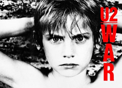 u2peru's tweet photo. WAR (28/02/1983), disco icónico con temas tan trascendentales como “Sunday Bloody Sunday" y “New Year’s Day”, está de cumpleaños hoy!!! Feliz aniversario!!! 🎸🎤🥁🎹🏳️
#U2 #U2War #War #SundayBloodySunday #NewYearsDay #WarTour #PeterRowen https://t.co/xK41ScaZta