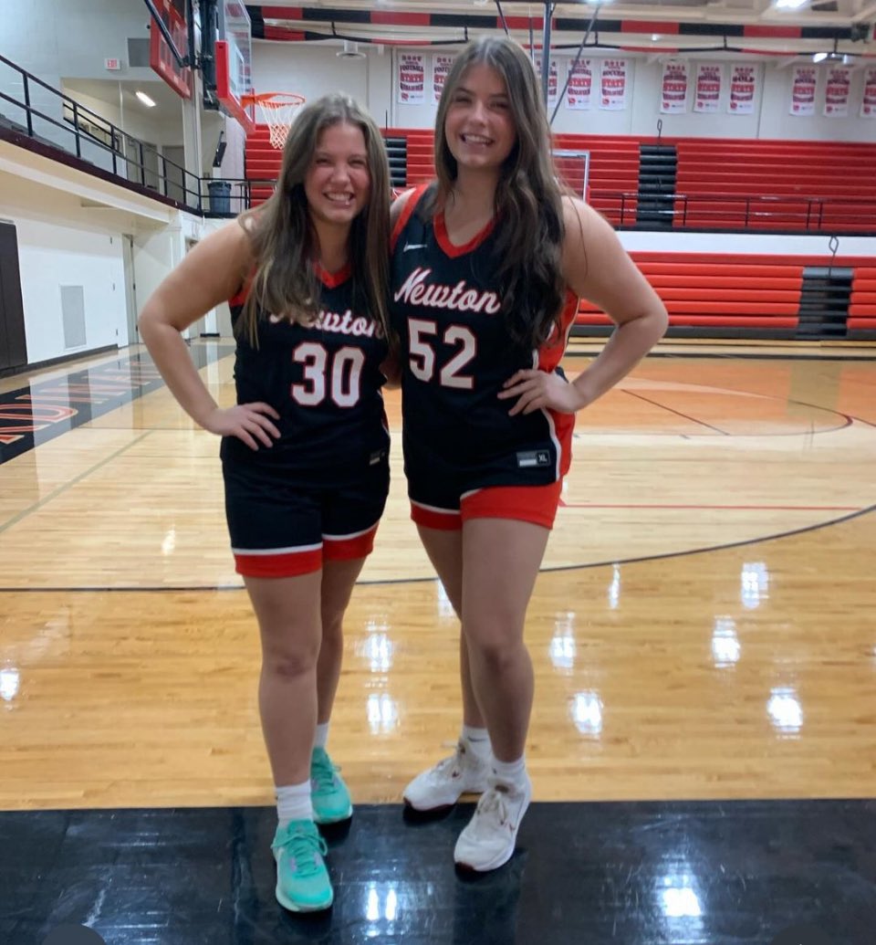 PocketAD_'s tweet image. Congratulations 🎉🎈🎊 to my 2 Warrior Princesses A. Garvis JR. Varsity Girls Basketball 🏀 @NewtonGirlsBB LHC All-Conference & Academic All-Conference 4.0 GPA & B. Garvis FR. Varsity Most Improved Player Award #ProudDAD #Warriors