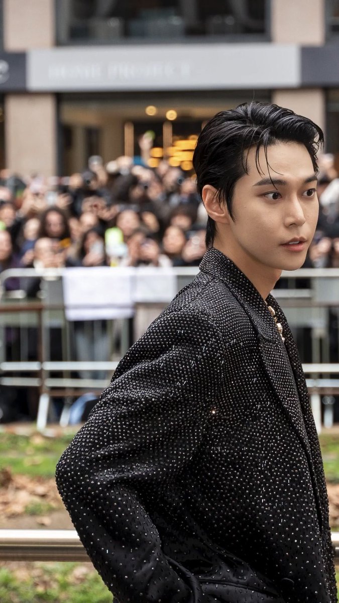 kdysource's tweet photo. Shining shimmering splendid

#DGFW24xDOYOUNG #DGFW24 https://t.co/XNqhQUu84i