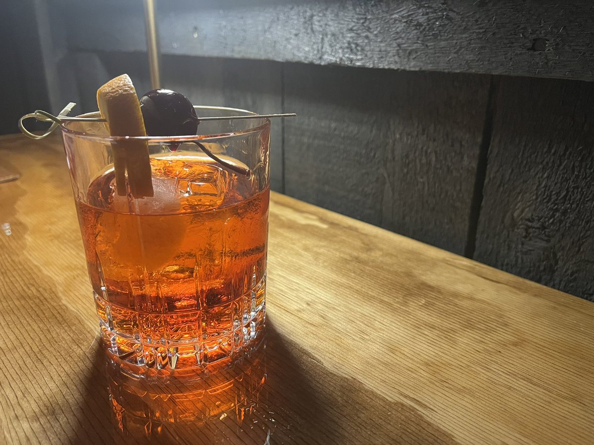 MarcHurBoston's tweet image. Checking out a brand new restaurant tonight. #TheTree #Braintree