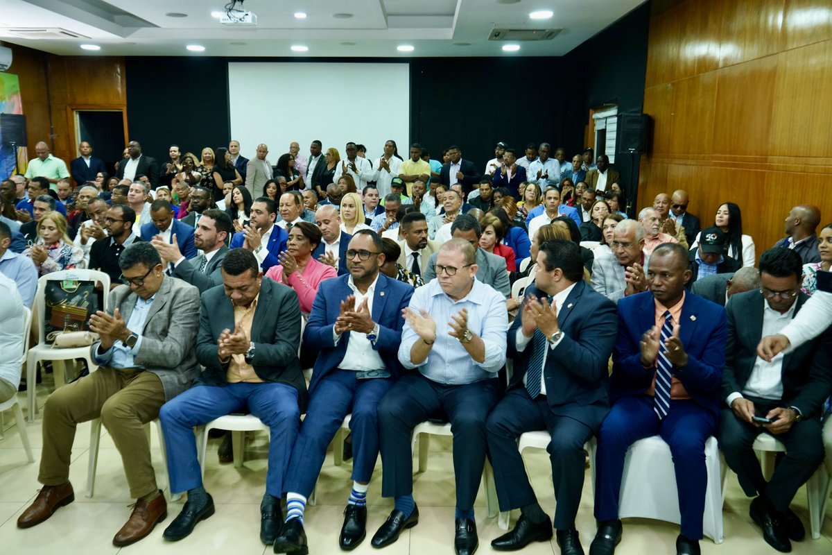 Leonel Fernández tweet media