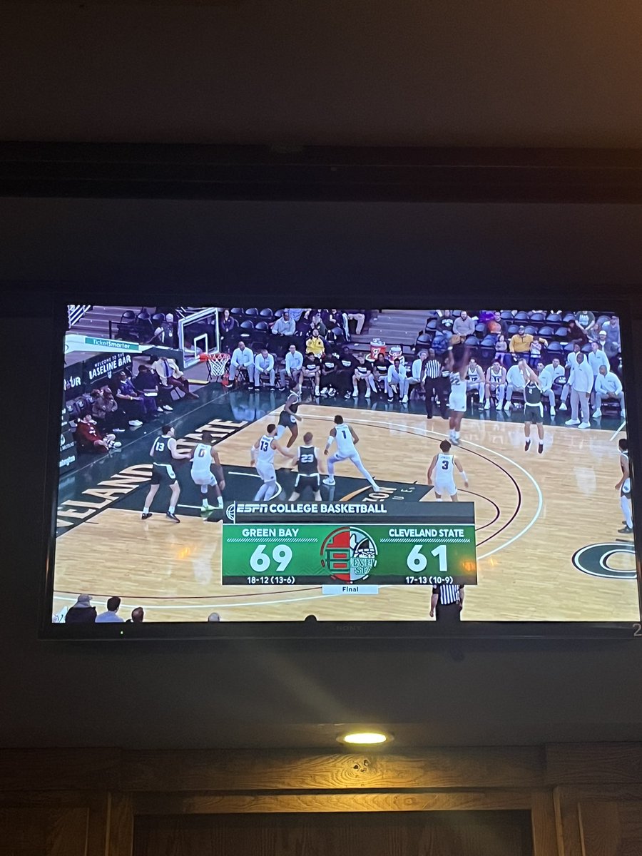 Great bounce back win for <a href="/gbphoenixmbb/">Green Bay Men’s Basketball</a> Lost a few at home but won’t stop fighting. Let’s continue the road trip then head back home for a tournament game. <a href="/PhoenixRising_9/">🟢 𝐏𝐡𝐨𝐞𝐧𝐢𝐱𝐑𝐢𝐬𝐢𝐧𝐠 ⚪️</a> <a href="/PhearThePhoenix/">Phear the Phoenix</a>