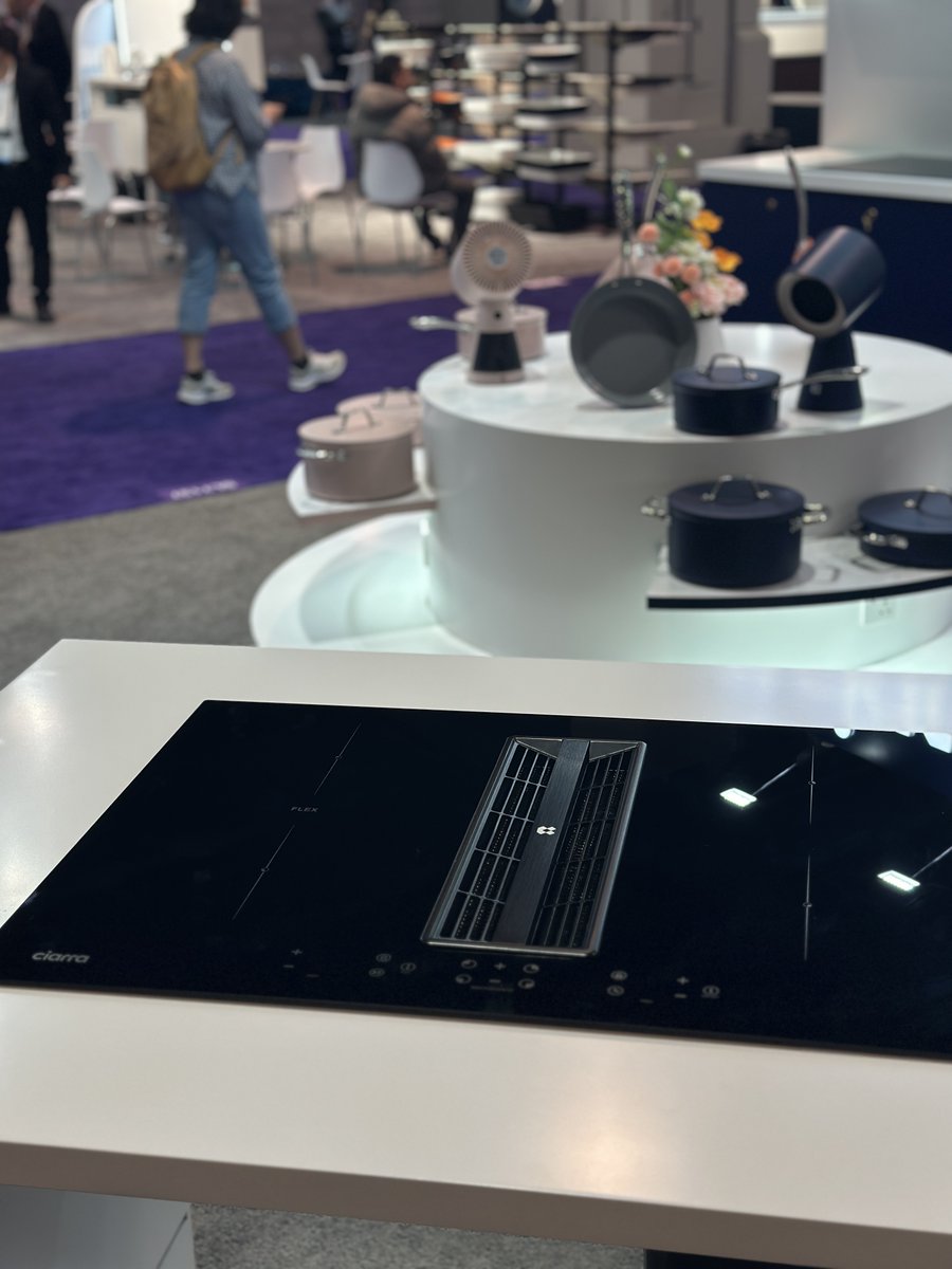 CIARRAbrand's tweet photo. Waiting for ya'll⌚
@kbis
#KBIS2024 #ciarra #ciarraappliances #onedaywithcairra https://t.co/UuvJyIbPOq