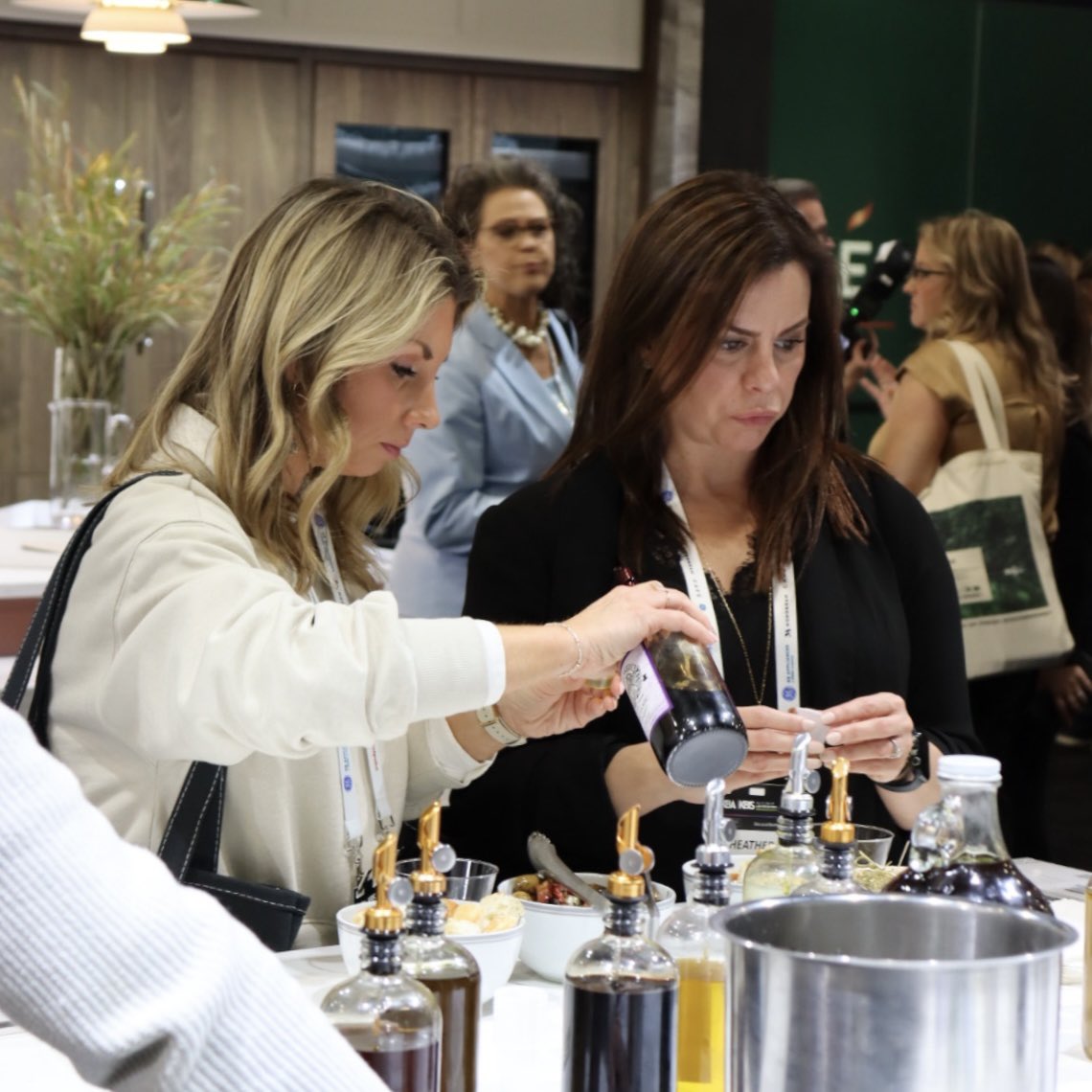 SKSappliances's tweet image. On day 2 of #KBIS2024, we had tastings, an LG Styler® giveaway, and culinary demos with Chef Nick. Tonight, we&apos;re celebrating at @TheNKBA&apos;s The BASH! Request a ticket by contacting your LG Pro Builder or Signature Kitchen Suite sales ep.

Stop by Booth W2343 tomorrow for more.