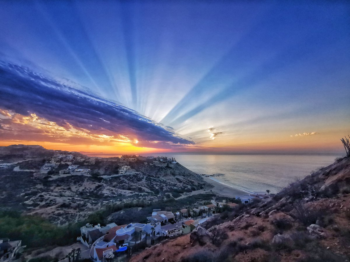 egutierrezv's tweet photo. @edificiosmayas Amanece en #SanJoseDelCabo en #BajaCaliforniaSur https://t.co/ebG47FH3as