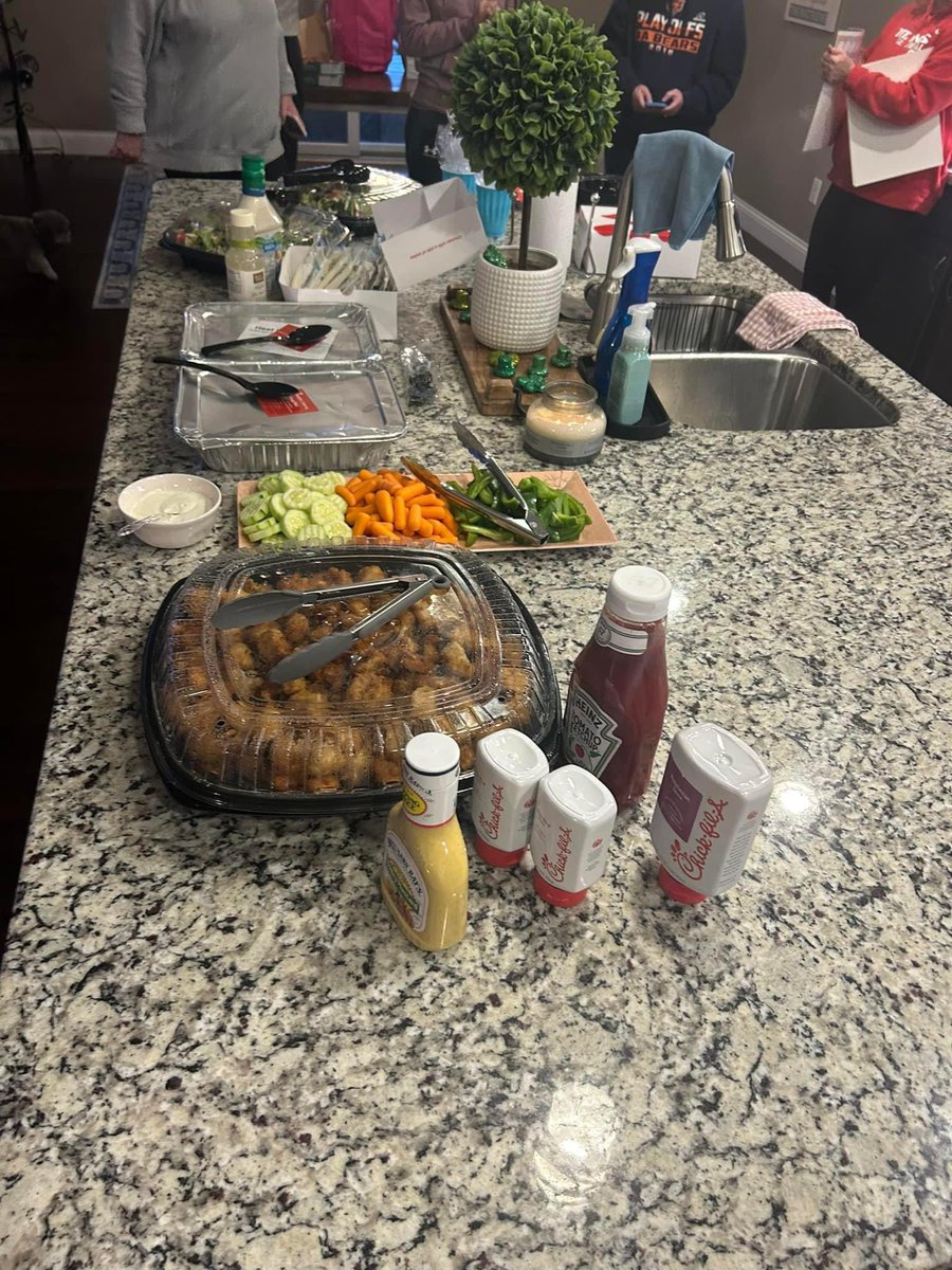 We would like to send a special thank you to the amazing <a href="/ChathamJaycees/">Chatham Jaycees</a> for sponsoring our pre-state dinner! What an incredible group who continues to do amazing things for our community! 

Thank you!! We appreciate you❤️🏀