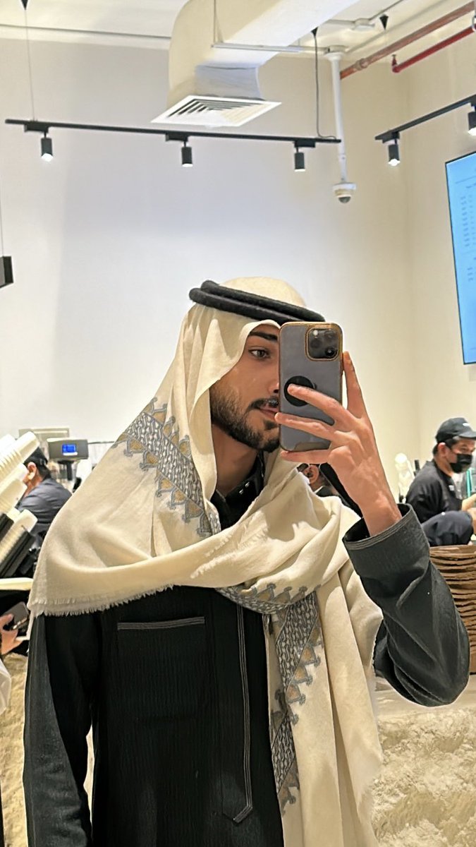 mll2d's tweet photo. لا لي بالبشر غاية ولا لي بالثرى أوتاد            خفوقي حر و اتبع ما يعزّ النفس وارضيها https://t.co/qjwCzgH5AJ