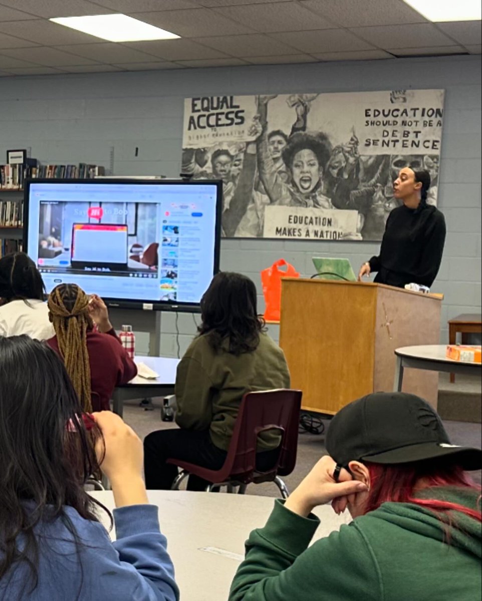 silvana_cyc's tweet photo. Thank you @fiftyforfree for your generosity & support in organizing our February workshops on financial literacy, mental health & holistic medicine. @tdsb.dss Ss we’re grateful for the opportunity & knowledge. #communitypartnersmatter @ChezDominique @DomenicGiorgi @TDSB_CYS https://t.co/AVSSrsQ2qU