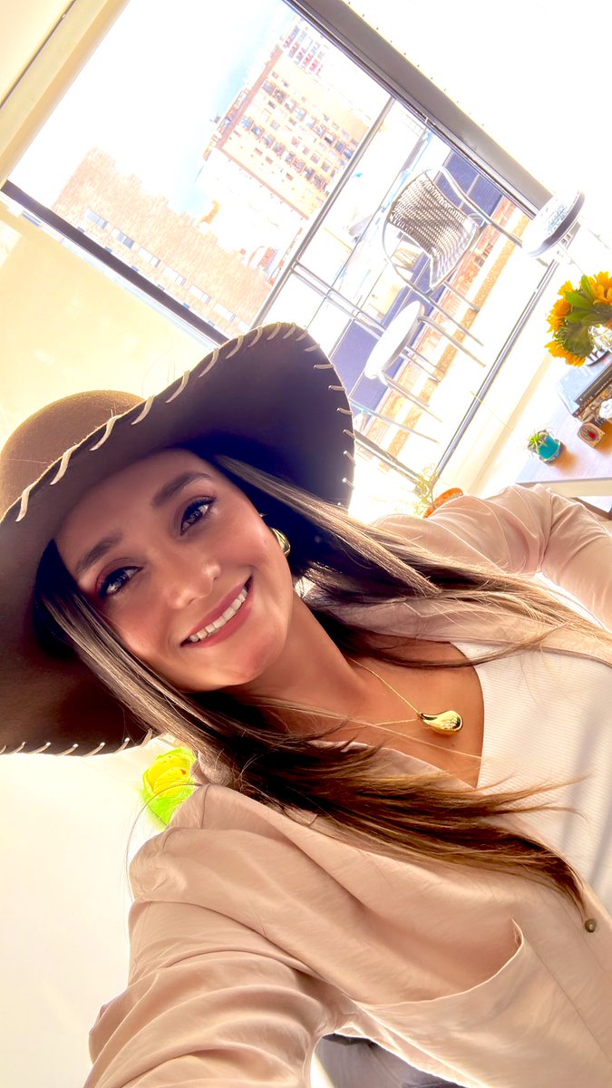 vanerono's tweet photo. ♥️🤠 Que aflore mi lado llanero  #sombrerotopochero #llanosorientales #colombia https://t.co/iygThjLinw