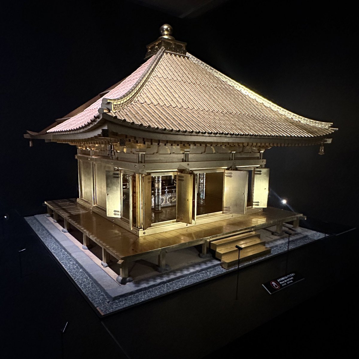 美品 掛け軸 神村紫邦作 金地 親鸞御前影 本丸 共箱 仏教美術