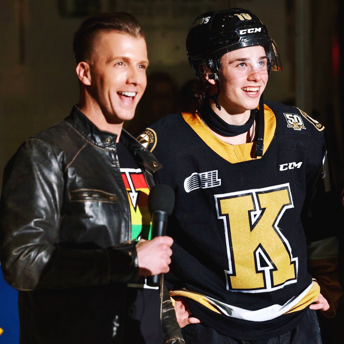 ifyouseekjesse's tweet photo. YaY sPoRtSโผ๏ธ They say #hockey is a game of inches.. right? ๐ง Anyway, I can confirm that the gays do know a thing or eight about that! ๐๐
Looking forward to hosting the @KingstonFrontsโ ๐ณ๏ธโ๐ #PrideNight ๐ณ๏ธโ๐ again this Friday at @SlushPuppiePL. ๐คฉ๐ฅ
๐ #Ygk #gofrontsgo #LGBTQ https://t.co/FcyJZYNkn8