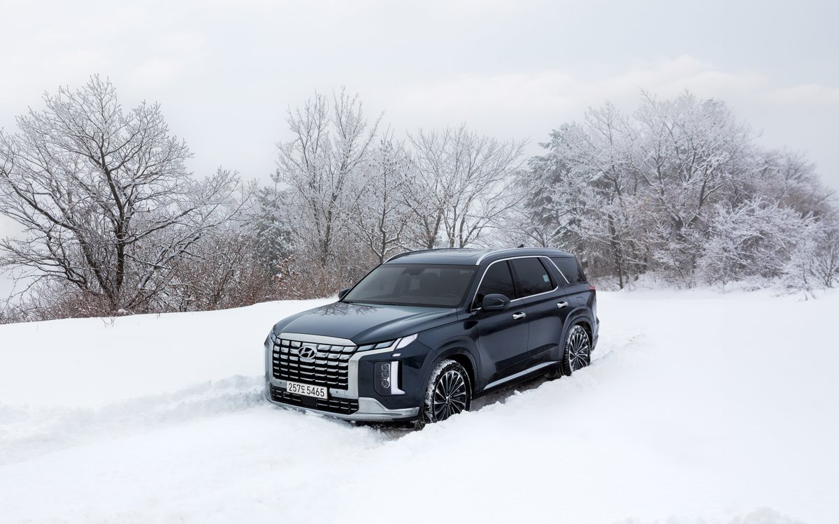 HMGnewsroom's tweet photo. The coolest farewell to South Korea's winter in #PALISADE.

#Hyundai #HyundaiPALISADE #SUV #Winter https://t.co/NmSwWjSEsg