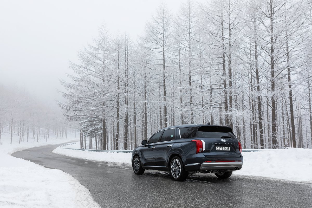 HMGnewsroom's tweet photo. The coolest farewell to South Korea's winter in #PALISADE.

#Hyundai #HyundaiPALISADE #SUV #Winter https://t.co/NmSwWjSEsg