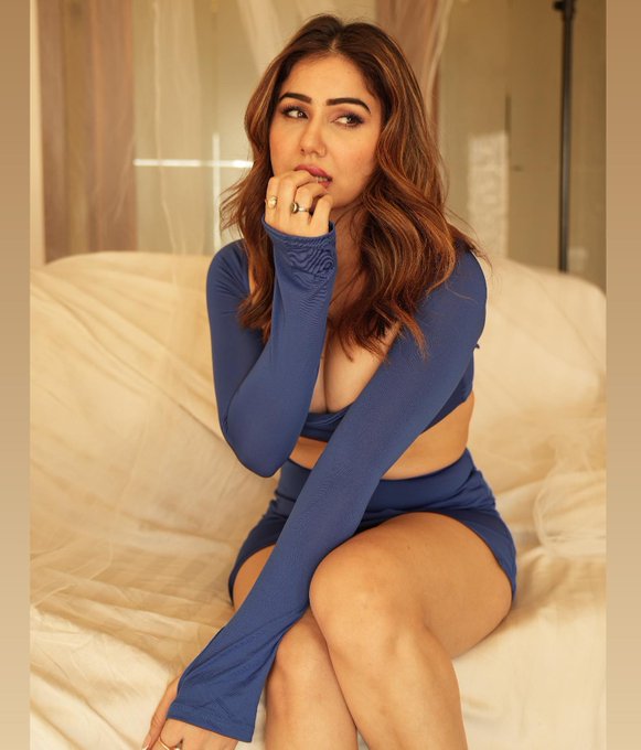 GHeJSnhbsAAhiFQ?format=jpg&name=small