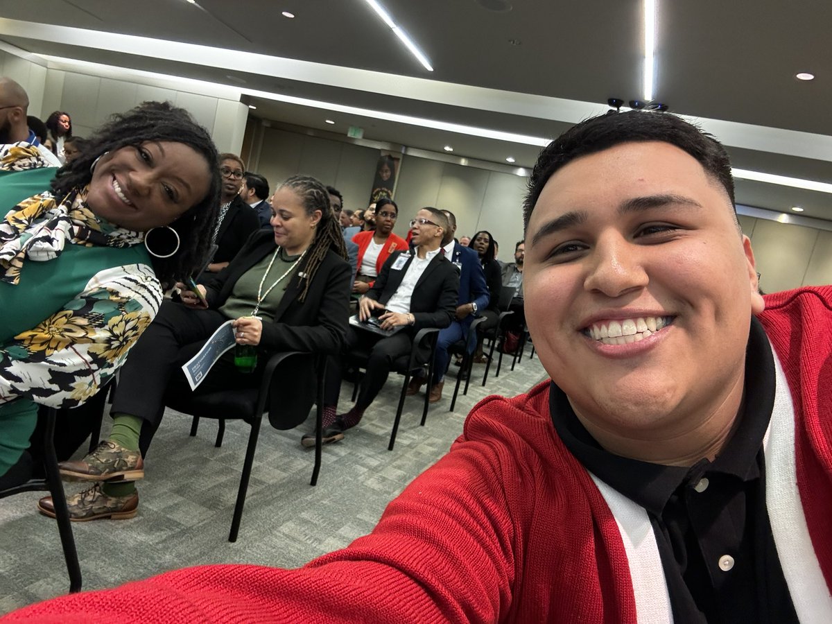 TheMrInfante's tweet photo. So blessed to be selected for this opportunity and speak on my leadership experience in @HoustonISD — this is only the beginning! #1998 #TeacherLeaderAcademy #LeadbyLight #AAPA https://t.co/qPT6RnhQgN