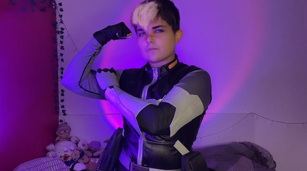 agitokyojiin's tweet photo. ITS FINALLY HIS BIRTHDAY! gosh darn leap years… happy birthday shiro!

#takashishirogane #voltron #shirovld https://t.co/2GqWuHCxZ9