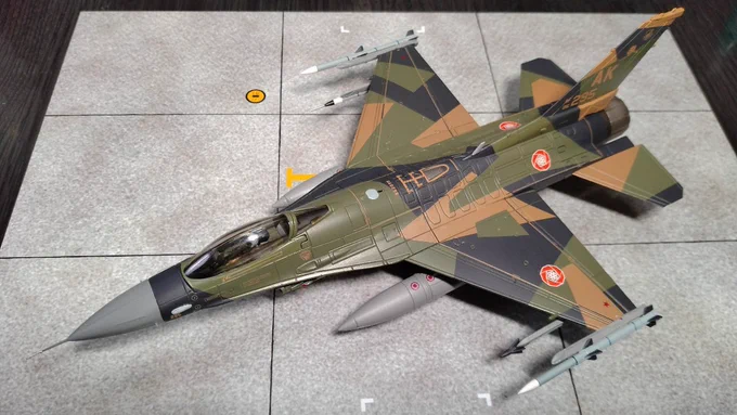エルジア空軍F-16。この動画見てやりたかったの。 