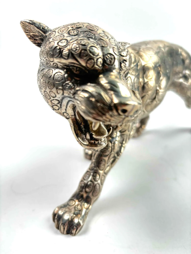AaronSiepierski's tweet photo. 🐆 Let the allure of Italy grace your home with our Sterling Silver Leopard Statue!
📍Ferndale, MI, United States
📅 March, 14 2024
⏰ 1:00 pm - 3:00 pm
#italy #ferndale #sterlingsilver #leopardstatue #homedecor #art #luxury #italiandesign #interiordesign #wildlifeart #detroit https://t.co/J0a4UHBrjc