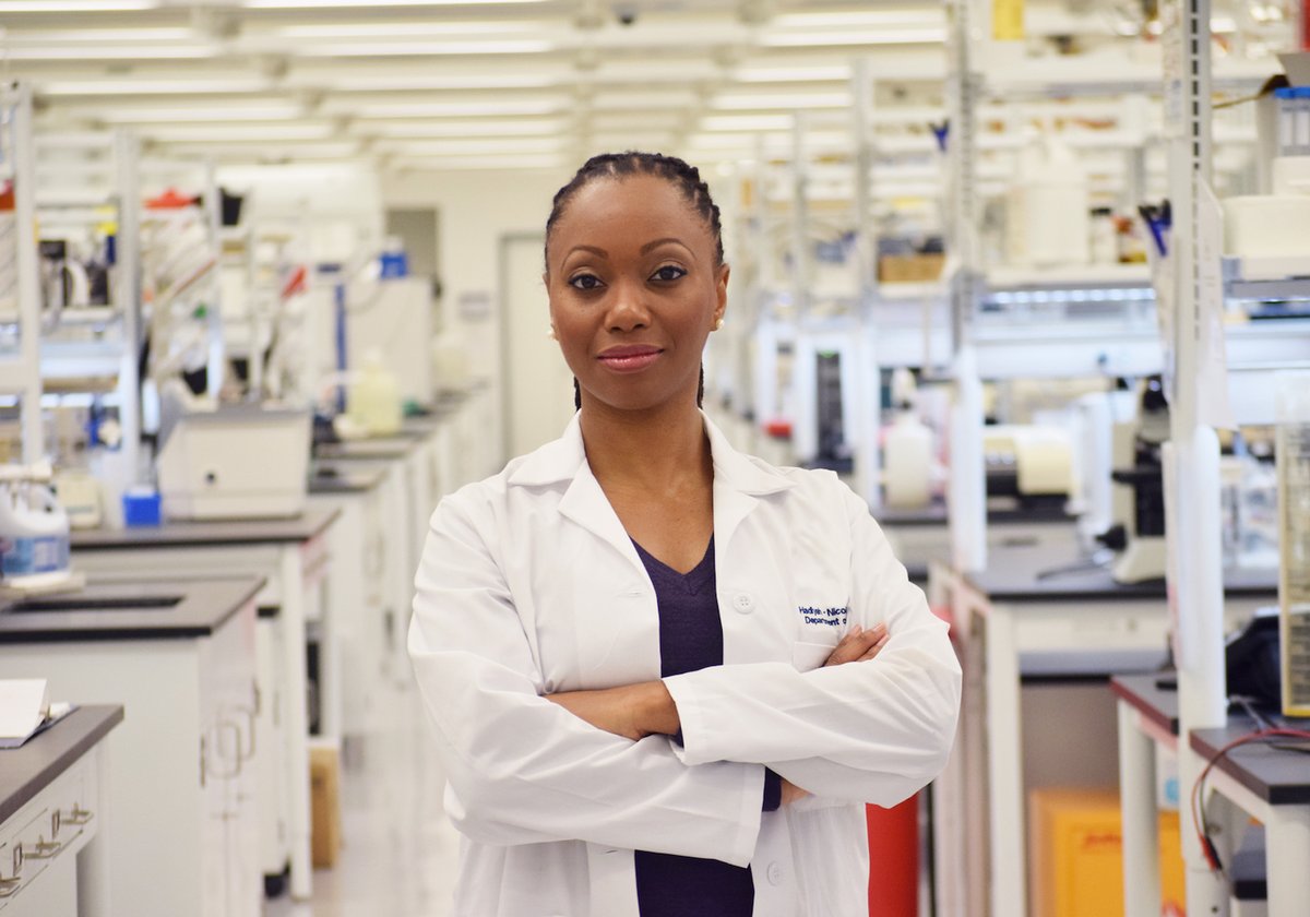 A Black American (#Freedmen) woman might have invented a cure for cancer. Dr. Hadiyah Nicole Green's device uses lasers and nanoparticles to kill only cancer cells. She wants it to be free and is trying to raise money to get it approved. #BlackHistoryMonth