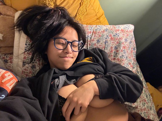 say �hi� if i can send you my full video ? https://t.co/HvuIILGdkS
