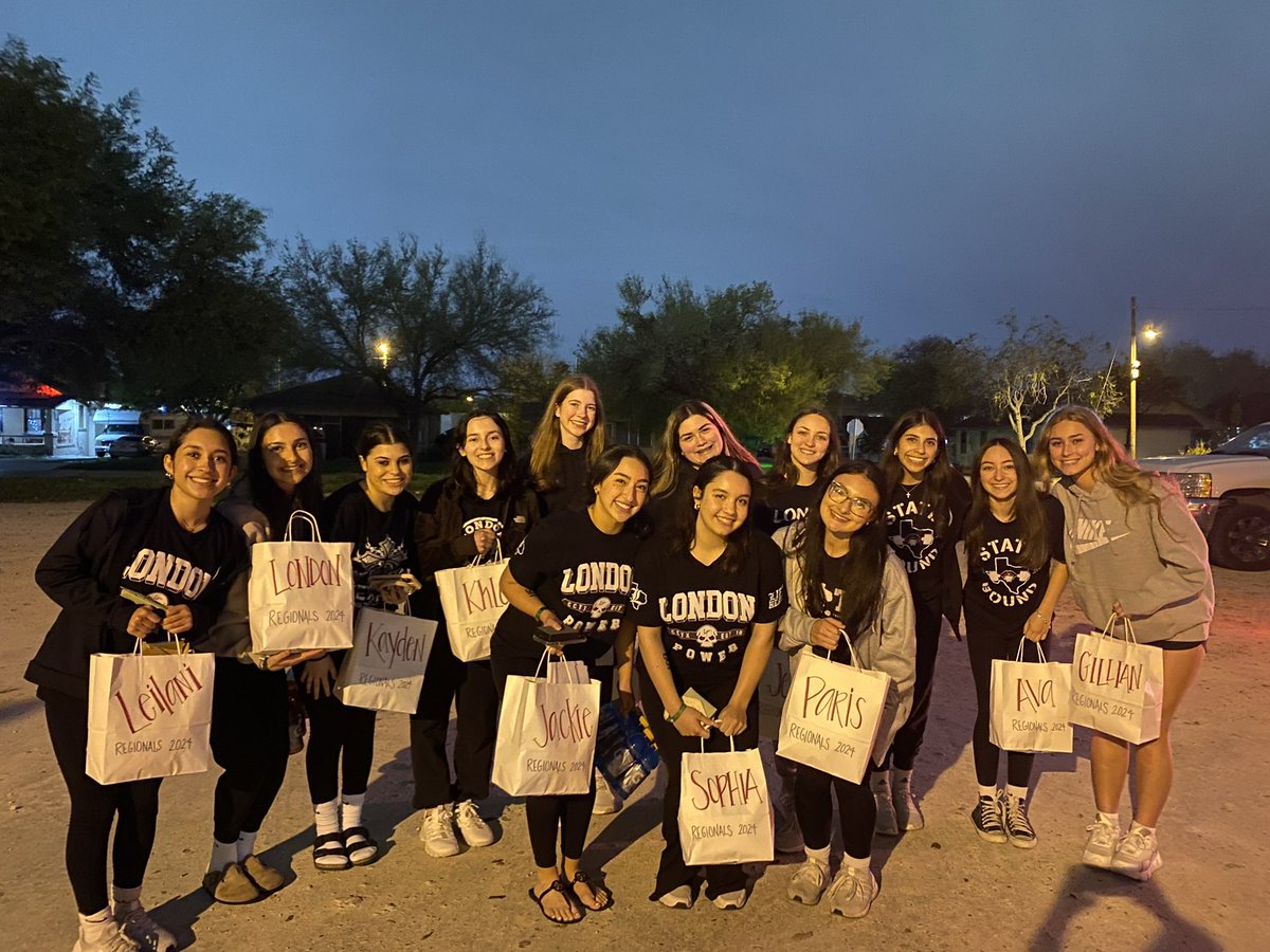 CoachTonyRamon's tweet photo. All 13 made weight and are rehydrated!  Region 5 D 3 championships tomorrow! #CCLondonPower #LiftHeavy https://t.co/L1yA4pGCeo