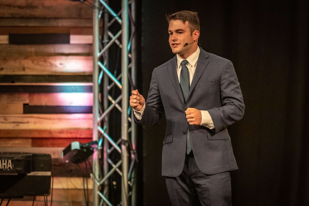 TrinityCCA's tweet image. Trinity’s rhetoric program aims to form students into young people who read, write, &amp;amp; think well. For their capstone project, seniors research, write, defend, &amp;amp; deliver an argument on a substantial question that reasonable Christians may disagree over. 
 #TrinityClassicalAcademy