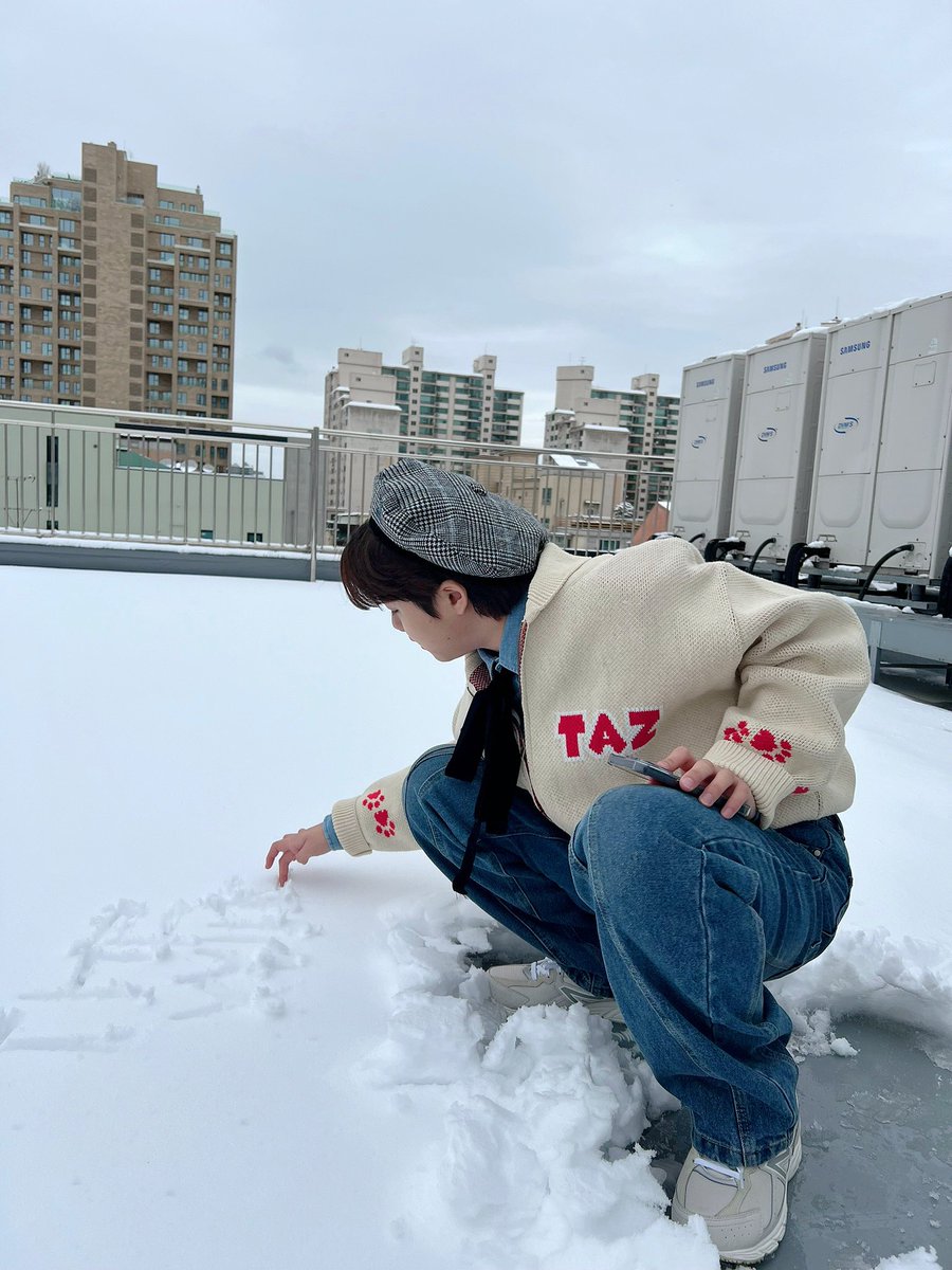 thewind_twt's tweet photo. [#안찬원] 제가 무엇을 적고 있게요~ https://t.co/uA5ChEpqWn