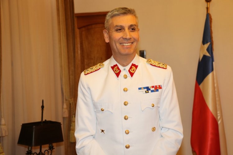 VonpercyPercy's tweet photo. @sagas1313  Coronel Luis sagas Diaz  ud también colocara un recurso de protección en mi contra para que Chile no se entere que nos torturo cuando era teniente  en el años 1999 , agredió testigos que interrumpieron la tortura. amenazo con armas de fuego a los valiente soldados. https://t.co/4eUlP2E64m