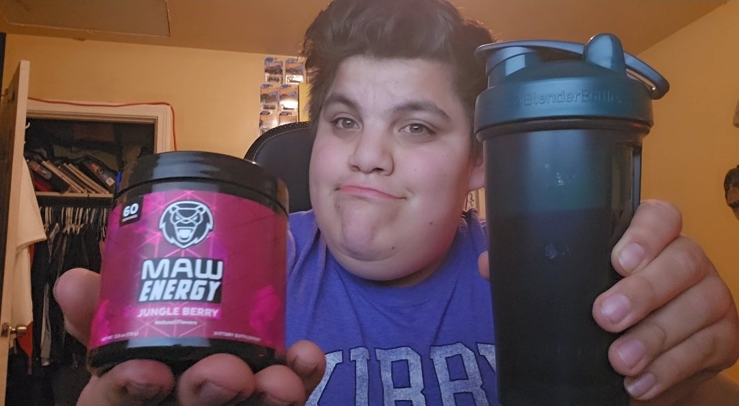 I just got done recording the video the jungle berry flavor is actual fire to anyone who hasn't tried @mawenergy go give em a try you won't regret it #ContentCreator #youtube #Teamares @TeamAresGGs