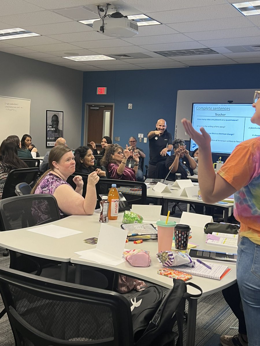 ChristineMuck's tweet photo. So fortunate to have the @adrianmendozaed in @RoundRockISD today! “If students don’t verbalize; students don’t internalize.” Students need opportunities to speak, listen, read, & write in math using academic language. #emergentbilingualprograms @Seidlitz_Ed https://t.co/XHdBBdieT0