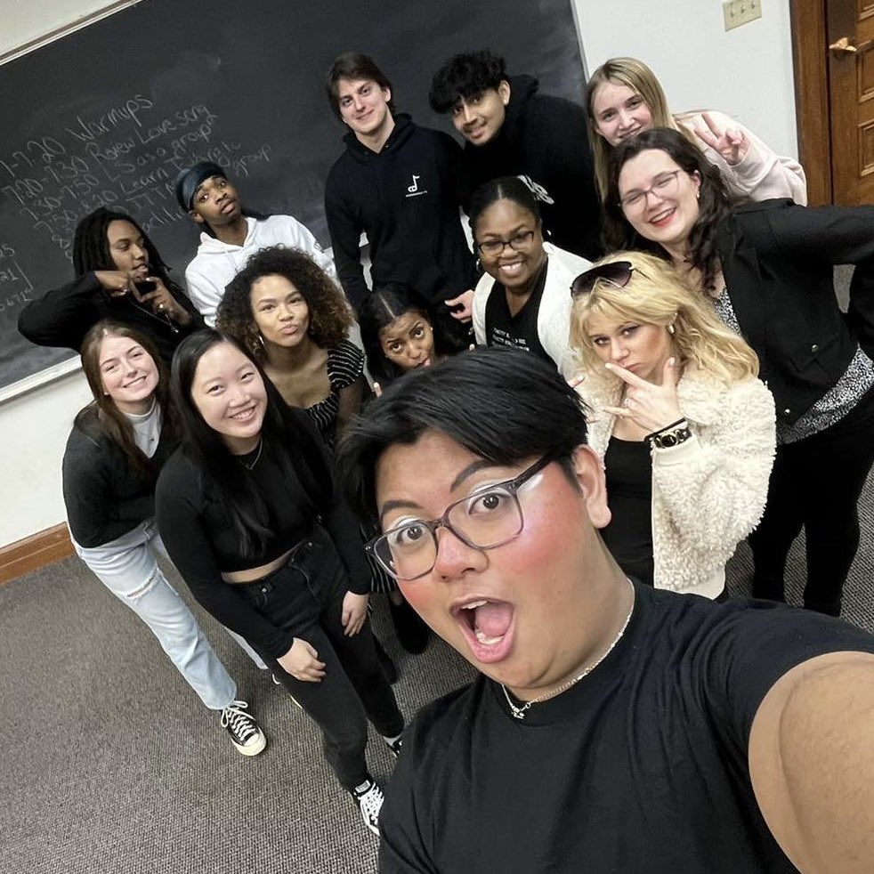 Wishing the happiest birthday to our incredible Music Director and an amazing soprano!
Happy birthday, Hana!!! 🥳