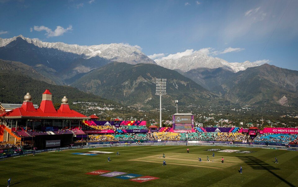 Around 5,000 England supporters will travel to Dharamsala to watch the 5th test match. (Telegraph).