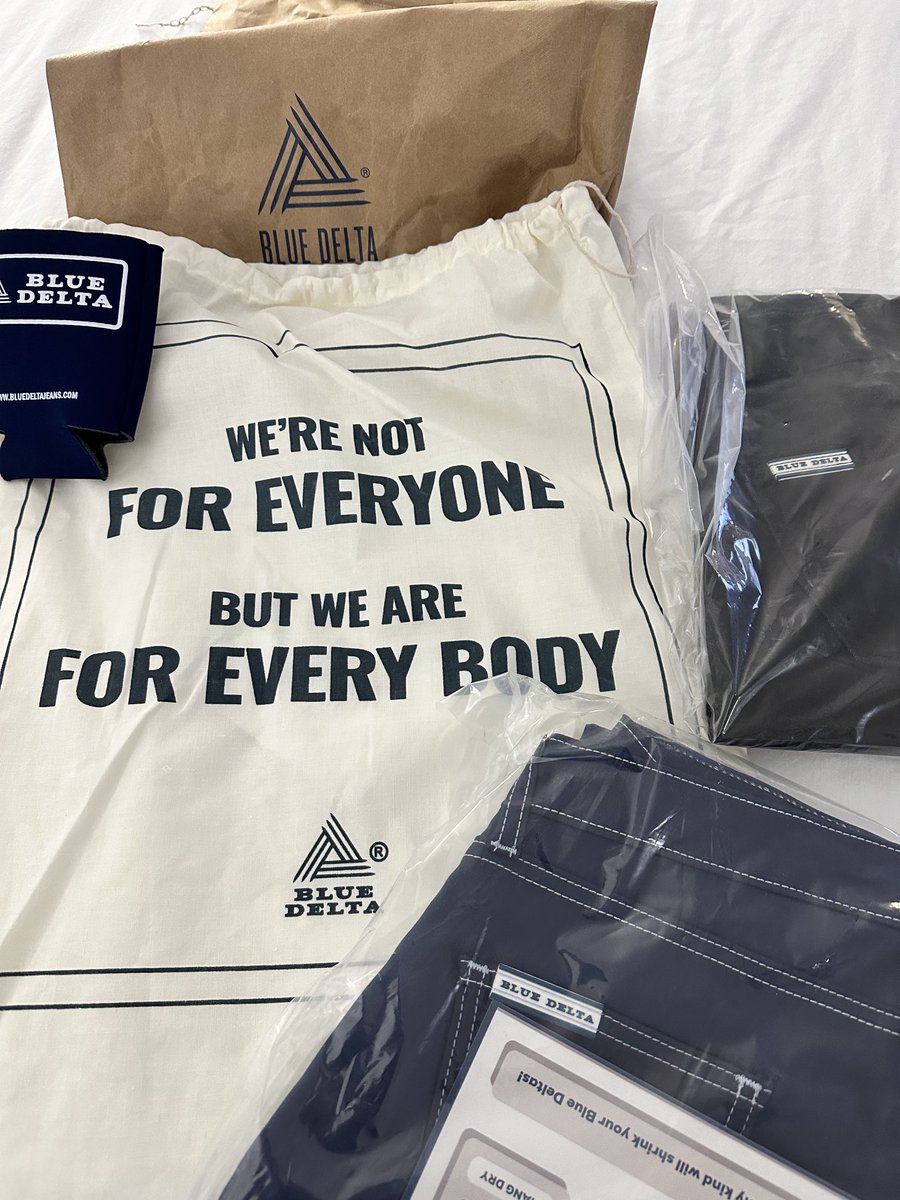 debbieantonelli's tweet image. A welcomed site awaiting my return home from BYU upset of Kansas! 

⁦@bluedeltajeans⁩ in #thephog

#bluedeltafamily #bluedelta 
So grateful to be on the team!
#onesizefitsone

@Go to bluedeltajeans.com and check it out!