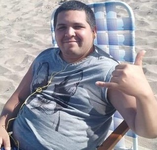 desaparecidaorg's tweet photo. #URGENTE BÚSQUEDA EN TIEMPO REAL #MORENO
PEDIMOS MÁXIMA DIFUSIÓN🙏
Nico desapareció el 15/2 en Cruce Castelar, Moreno, Buenos Aires. Está bajo tratamioento médico por esquizofrenia. Vestía remera gris, bermuda negra, zapatillas azules y mochila Nike. Avisar al☎️1137973742, o 911 https://t.co/TiNzx1GykR