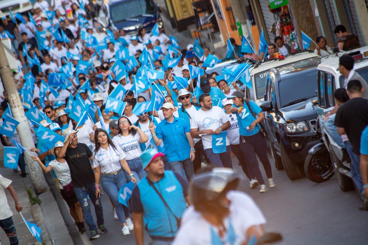 FrankMenjivarES's tweet photo. #CabañasOeste
Ilobasco, Tejutepeque,  Jutiapa y Cinquera. 

Está más que claro que nuestra población no quiere retroceder. Estamos en la ruta de las transformaciones en este proyecto de país.

Ya nuestra gente eligió al Presidente @nayibbukele y sus diputados. Está vez vamos por nuestros alcaldes el domingo 3 de marzo. 

Votemos por @nuevasideas y nuestro alcalde @AntonioSPoca 👊🏼