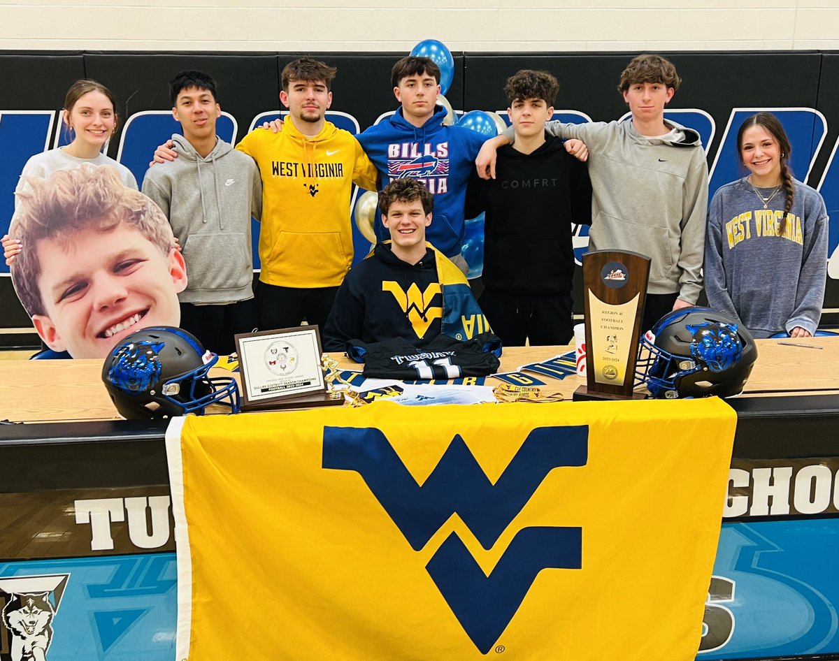 Jonah Ulloa (@jonahulloa) on Twitter photo I would like to thank everyone who came out to help celebrate my next chapter <a href="/WVUfootball/">West Virginia Football</a> ! <a href="/TuscaroraFB/">Tuscarora Football, Leesburg, VA</a> <a href="/HuskyBoysHoops/">@THSHoops</a> I would like to thank everyone who came out to help celebrate my next chapter <a href="/WVUfootball/">West Virginia Football</a> ! <a href="/TuscaroraFB/">Tuscarora Football, Leesburg, VA</a> <a href="/HuskyBoysHoops/">@THSHoops</a>