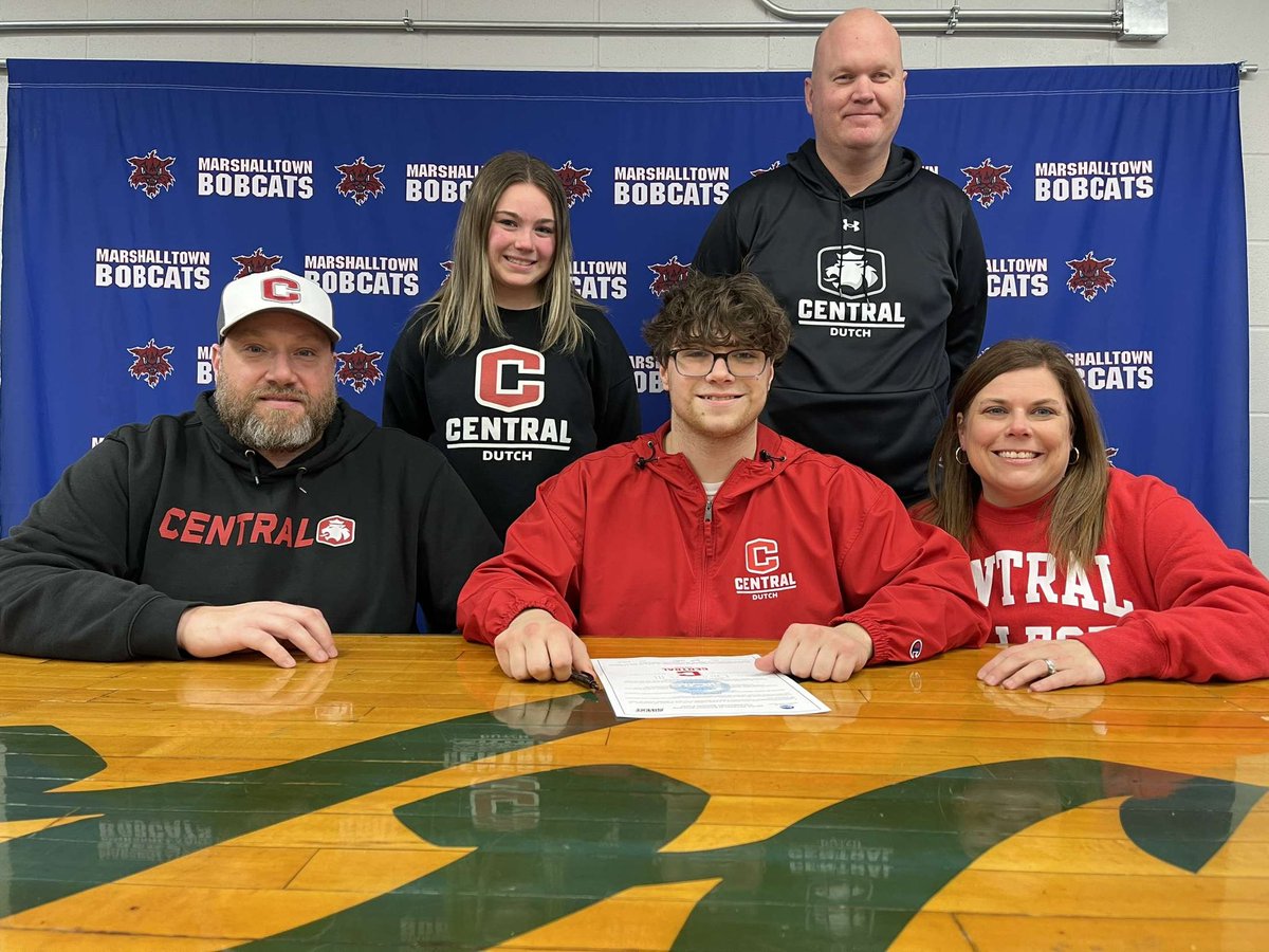 Beyond excited to announce I will be continuing my academic and athletic career at @CUI_Football. I wanna give all glory to god for this opportunity. I also wanna thank <a href="/agoodvin_14/">Coach Goodvin</a> for helping me get here, and <a href="/Max_Race/">Max Race</a> for giving me this opportunity. GO DUTCH🔴⚪️
