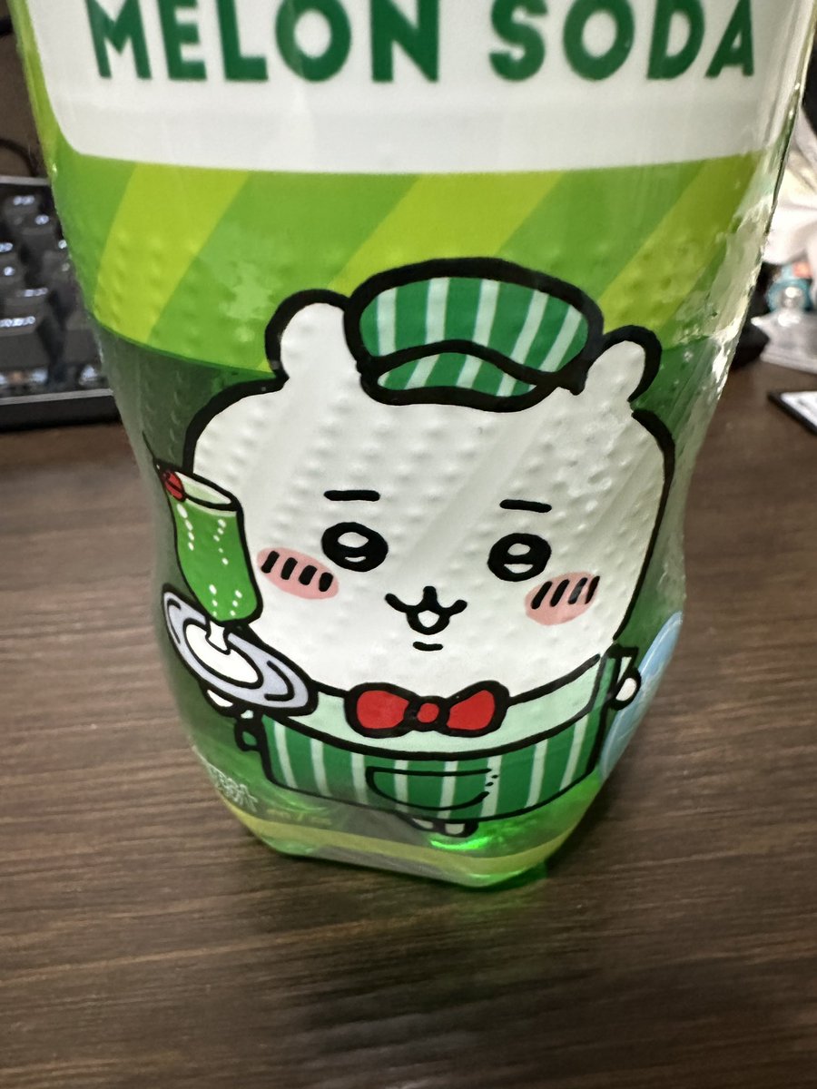 pengintomy's tweet photo. 5級落ち白豚のメロンソーダ美味い。
バイトで飯食ったほうがいいんじゃない？ https://t.co/GvxQIzJDkd