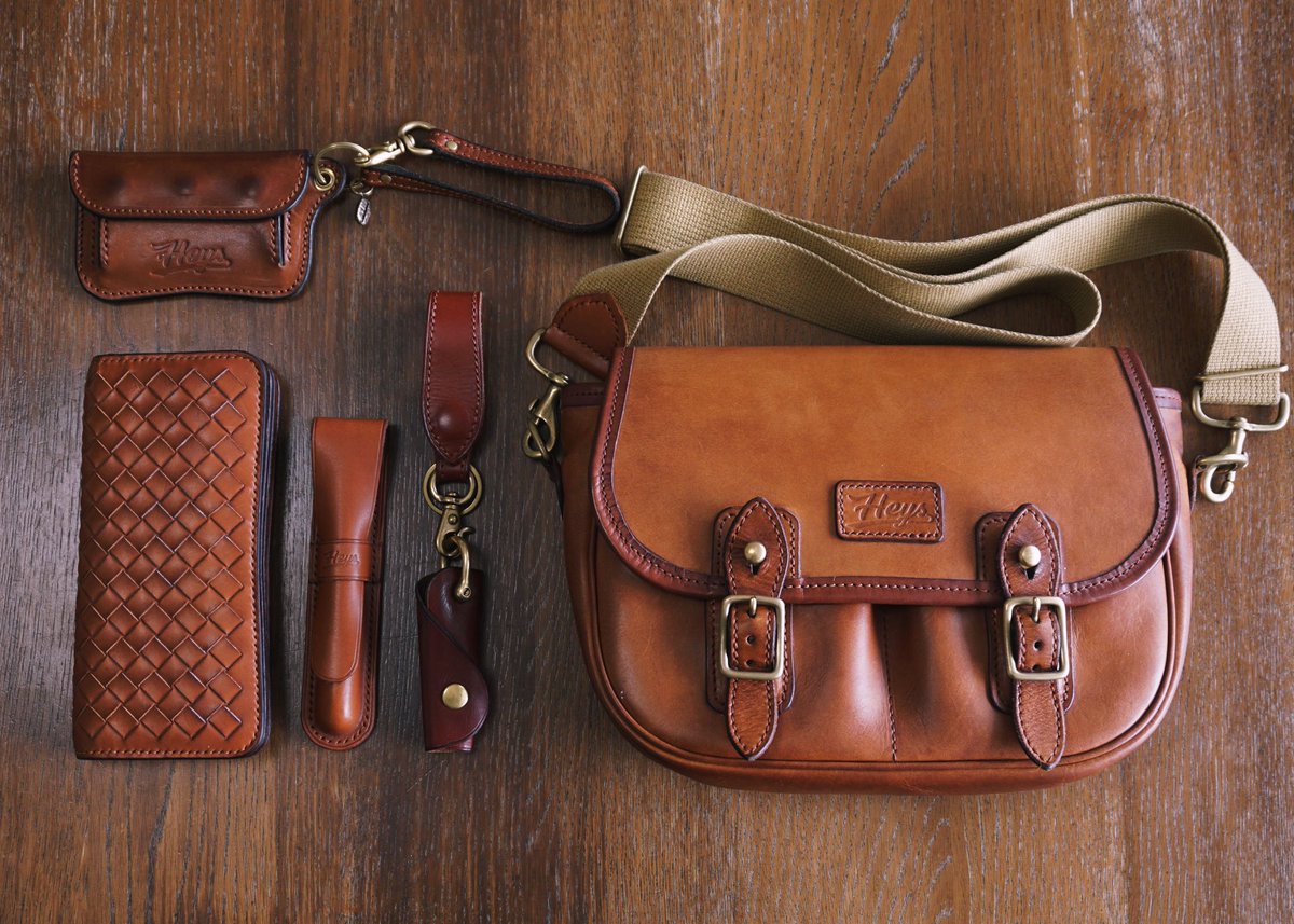 heys_leather's tweet photo. 鞄の中身を同系色で揃えるのもオシャレですよね✨

HEYS LEATHER CRAFT https://t.co/kjs3p5VbNH https://t.co/10p68K8ctT