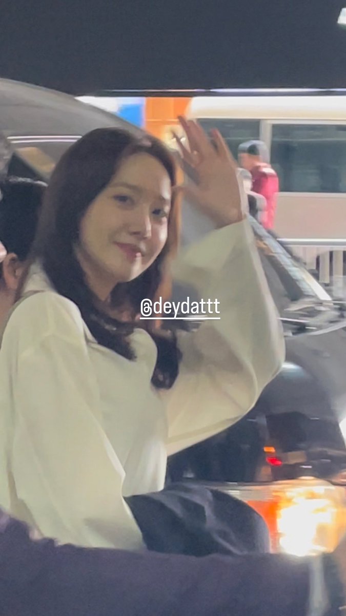 deydattt's tweet photo. WELCOME BACK YOONA 
WAHH GANDAAA MOOOO!! #YOONITEinManila #SNSD #YOONA #Welcomeback_to_PH_YOONA https://t.co/8CLnblYaF1
