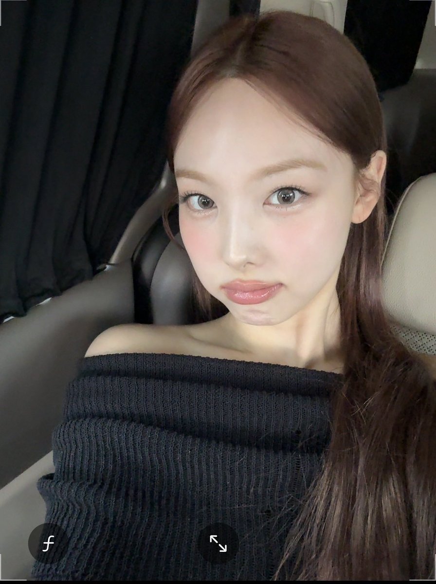 imnayeonarchive's tweet photo. pretty https://t.co/FzUDdUUR1Y