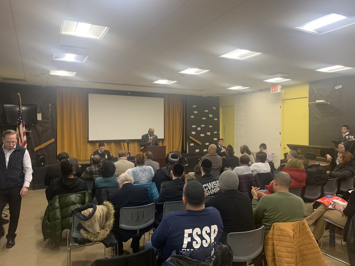 NYPD70Pct's tweet photo. Tonight we hosted our monthly Community Council Meeting. Topics discussed were public safety &amp; quality of life concerns. We will continue to work together &amp; strengthen our great partnerships with our community leaders &amp; members. See you at our next monthly meeting! 
#70pct https://t.co/g4VHfmehG9