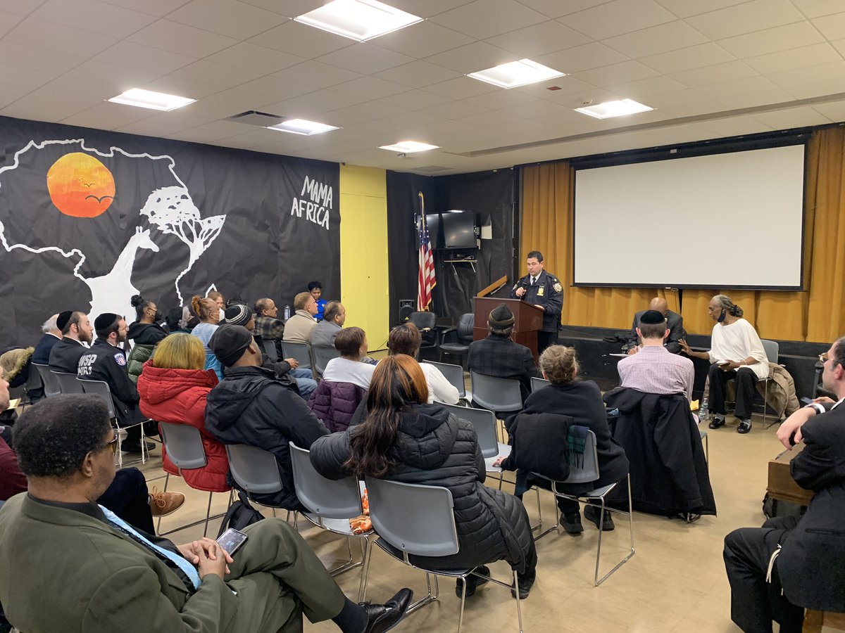 NYPD70Pct's tweet photo. Tonight we hosted our monthly Community Council Meeting. Topics discussed were public safety &amp; quality of life concerns. We will continue to work together &amp; strengthen our great partnerships with our community leaders &amp; members. See you at our next monthly meeting! 
#70pct https://t.co/g4VHfmehG9