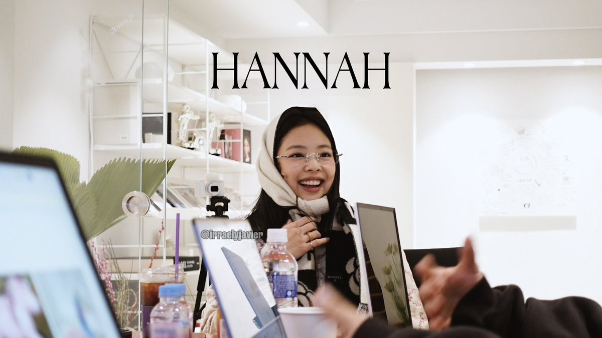 WorldOfBPMemes's tweet photo. 🥲😅 ibang thumbnail ata ito..🤭 

#JENNIE https://t.co/mQsN73KAIZ