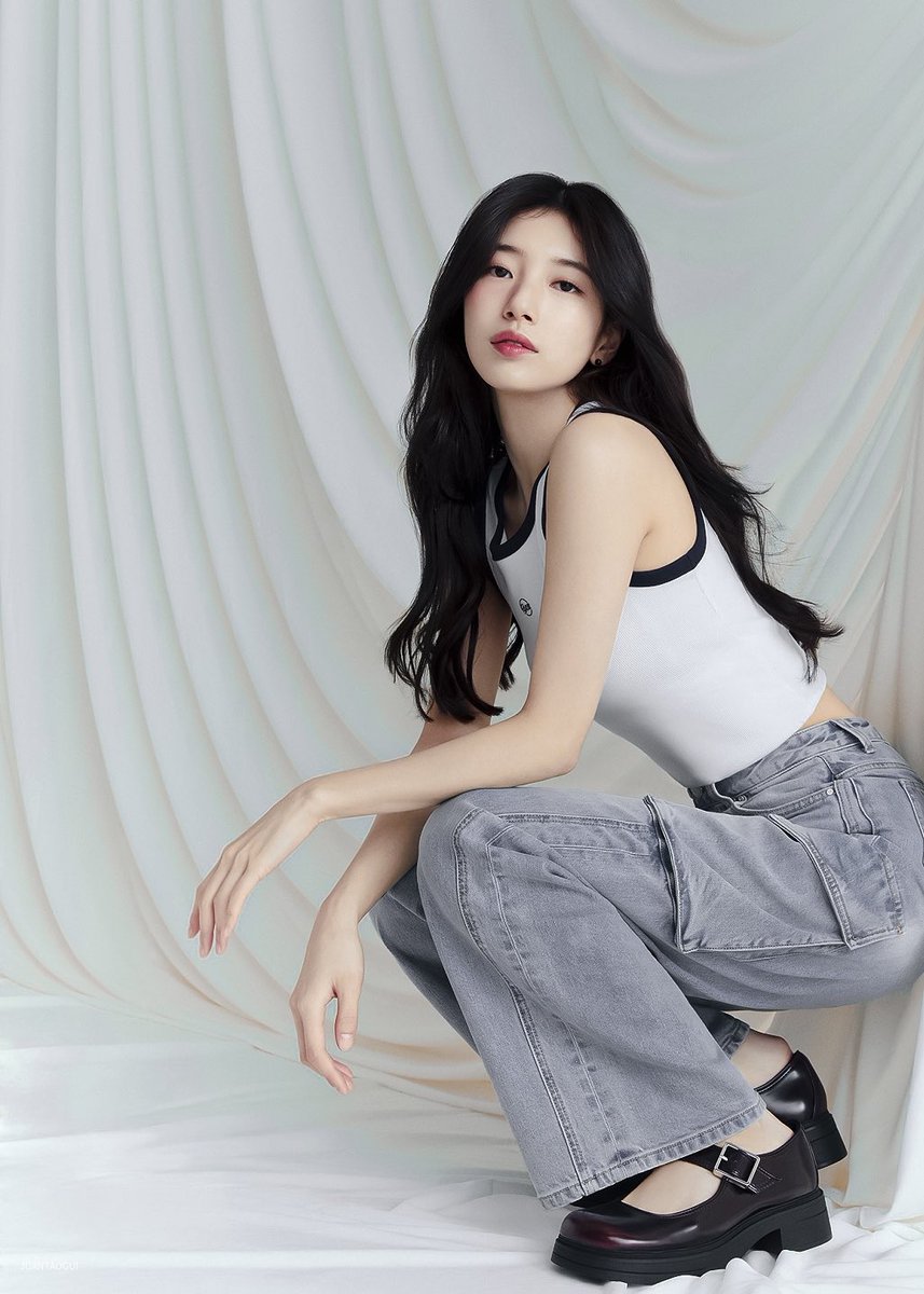 Aoaim2's tweet photo. 240229 GUESS🪻

#Suzy #수지 https://t.co/Aqh1g17Upv